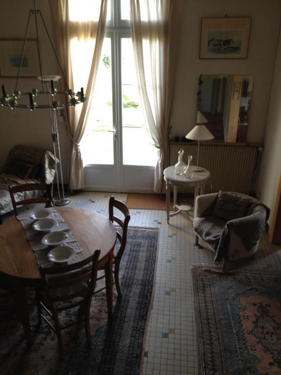 Chateau Nardou Hotel Saint-Sulpice-et-Cameyrac Esterno foto